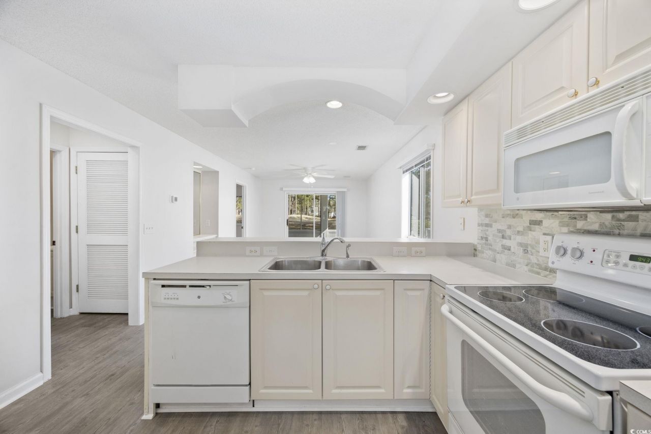 4430 Eastport Blvd. Photo 4