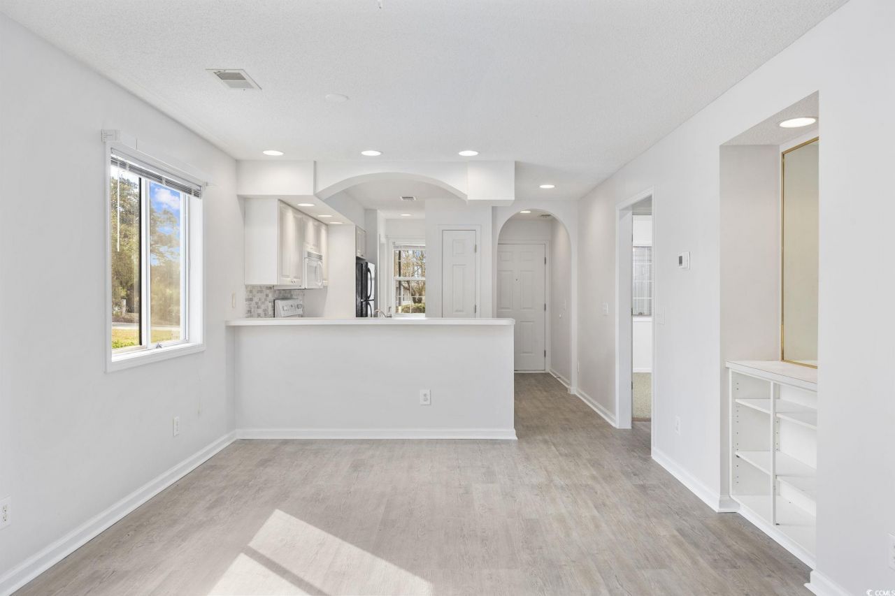 4430 Eastport Blvd. Photo 6