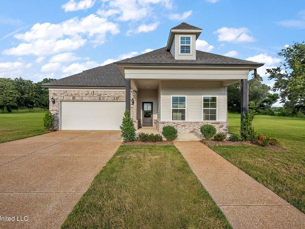 6251 Clover Court, Walls, MS 38680