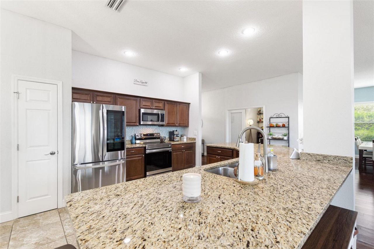 5104 52nd Avenue W, Bradenton, FL 34210 Photo