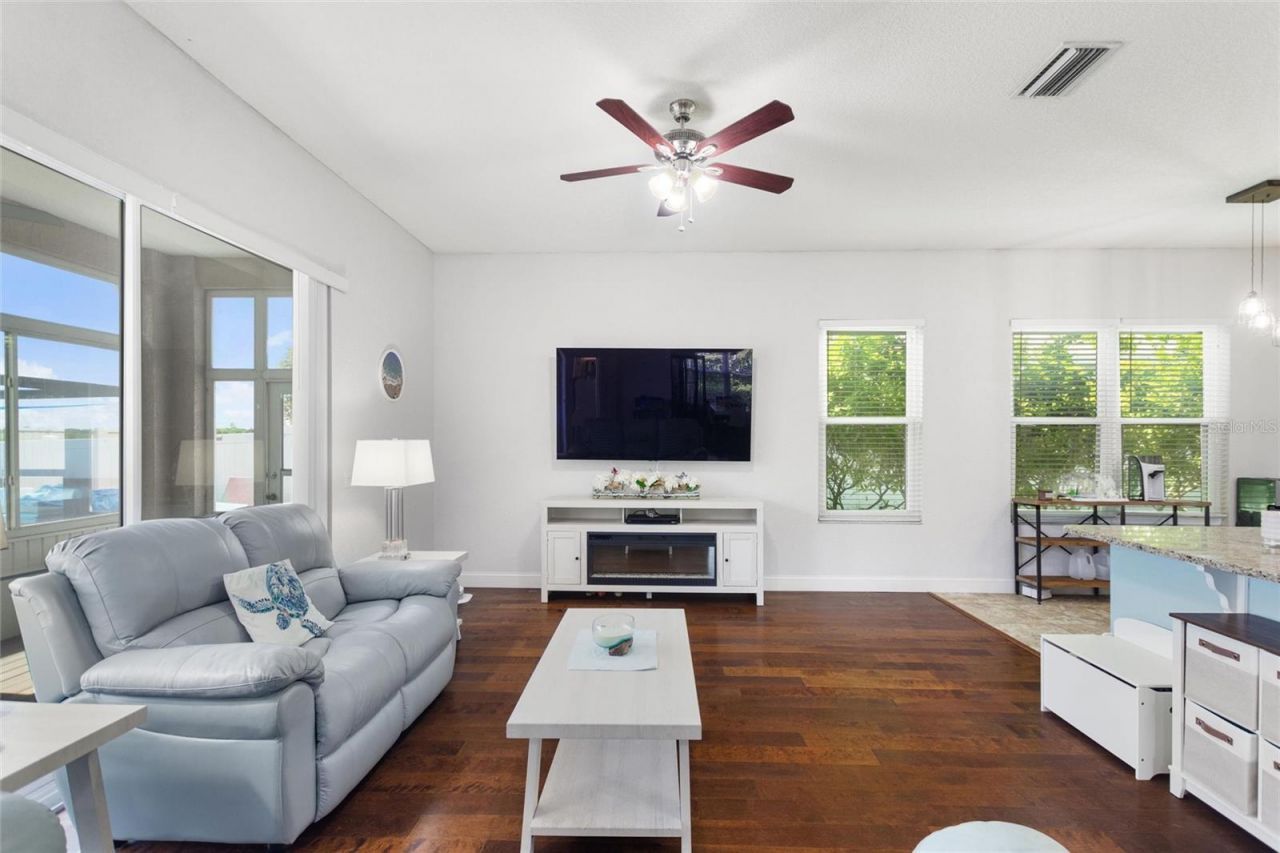 5104 52nd Avenue W, Bradenton, FL 34210 Photo