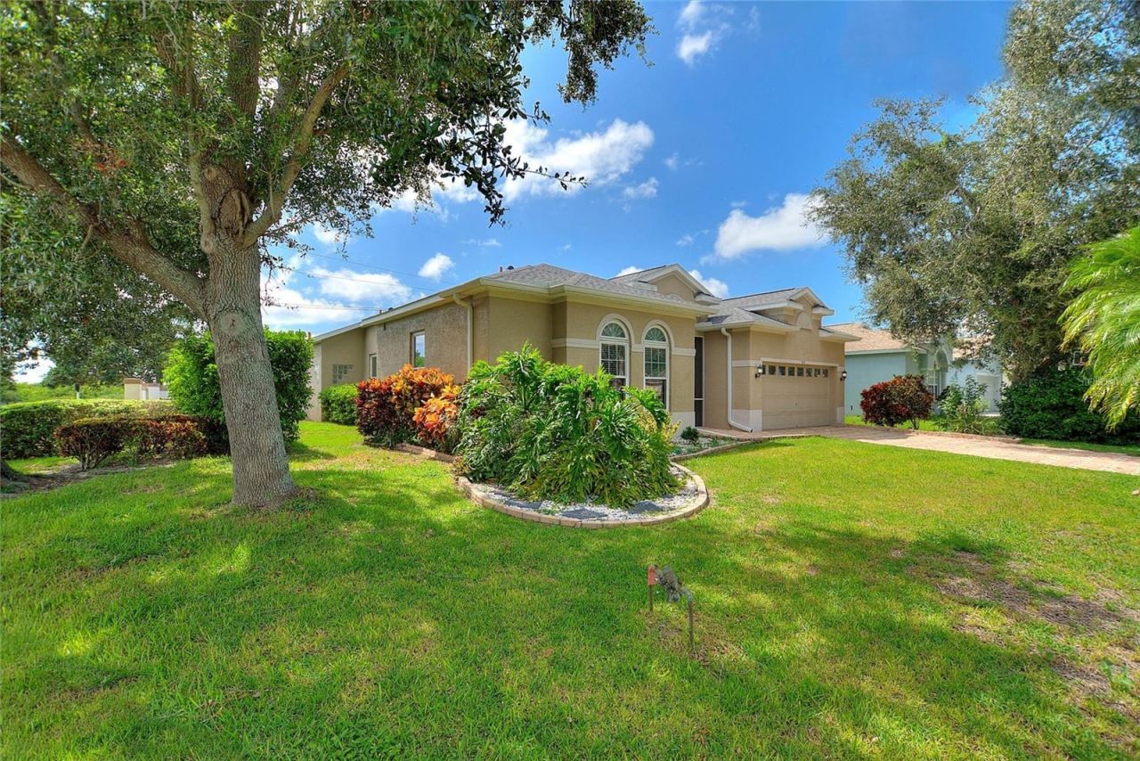 5104 52nd Avenue W, Bradenton, FL 34210 Photo