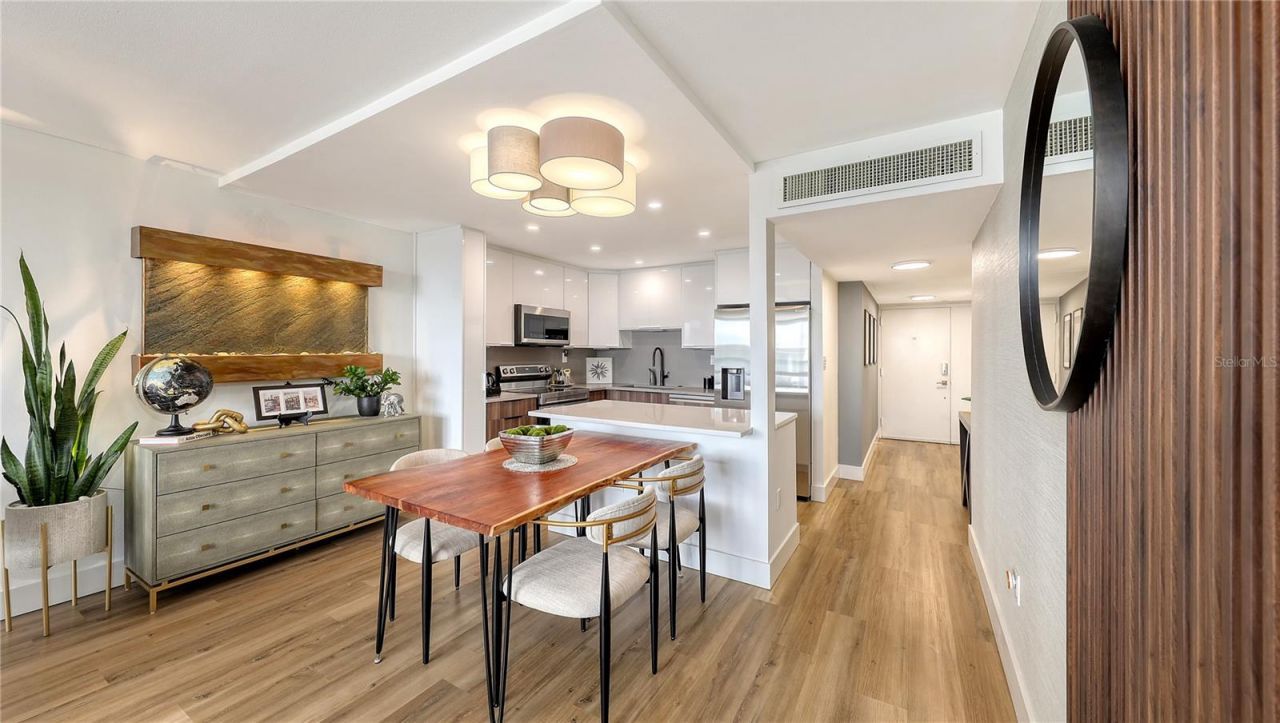 707 S Gulfstream Avenue, Unit 604, Sarasota, FL 34236 Photo