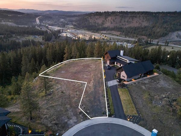 5204 S Falcon Point Ct, Spokane, WA 99224