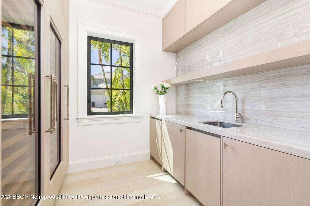 215 Summa Street, West Palm Beach, FL 33405 Photo