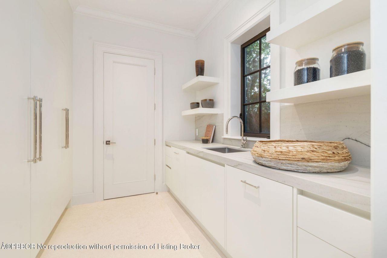 215 Summa Street, West Palm Beach, FL 33405 Photo