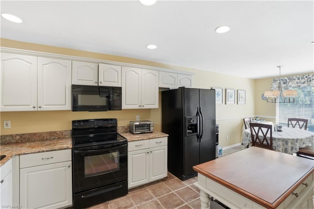 1120 Sarah Jean Cir, Unit B204, Naples, FL 34110 Photo