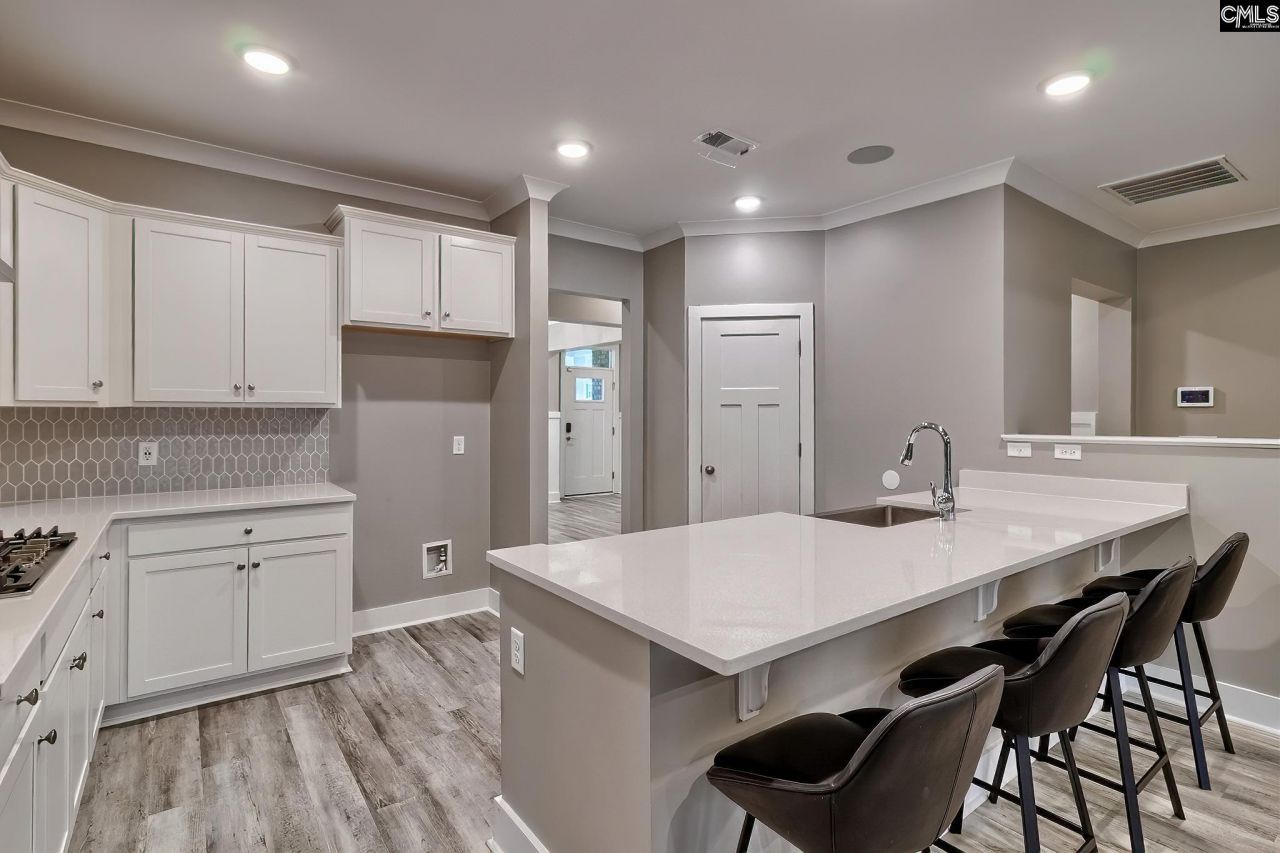 424 Lombard Way Photo 10