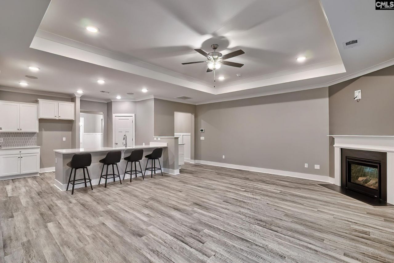 424 Lombard Way Photo 7