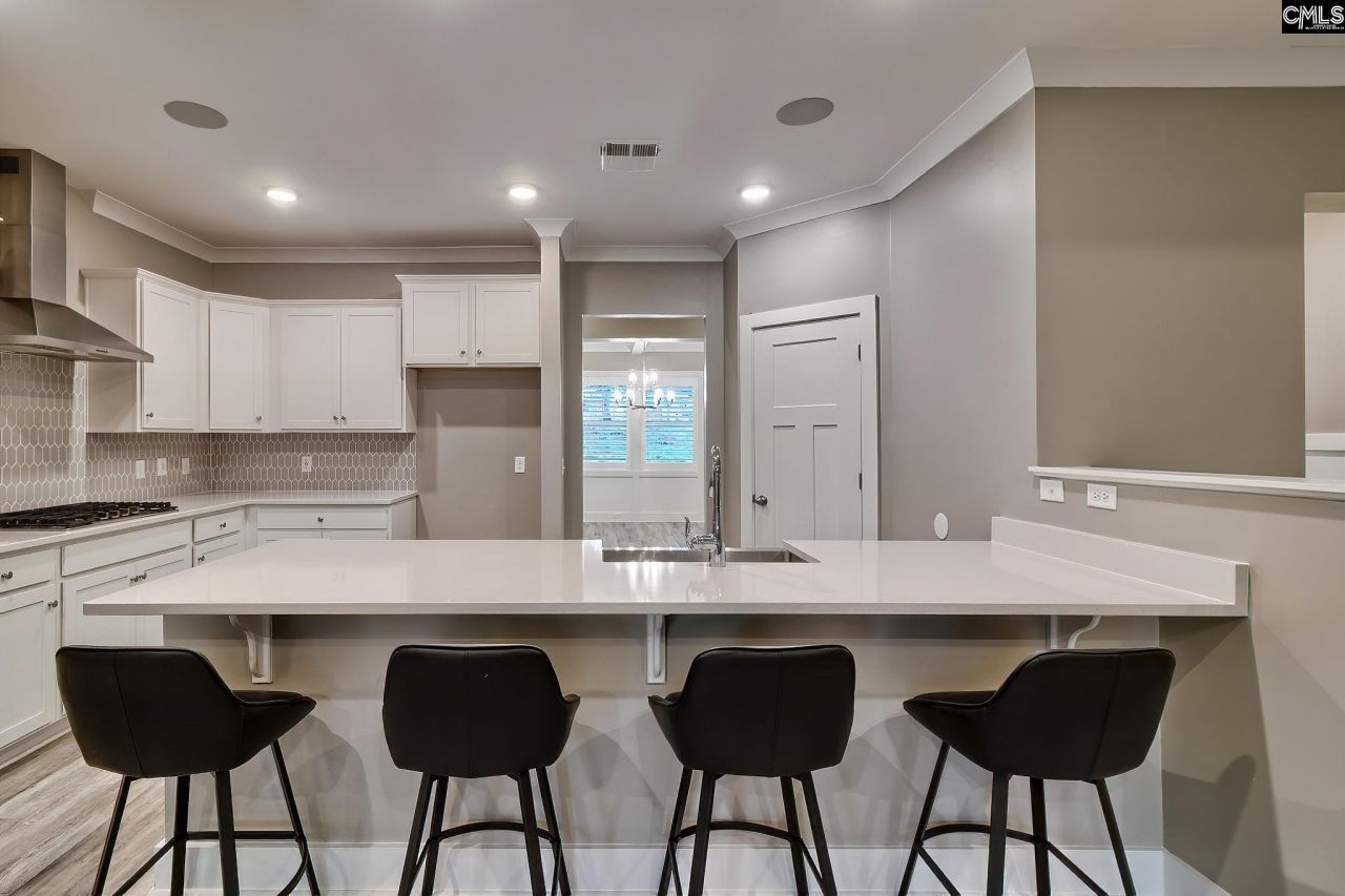 424 Lombard Way Photo 9