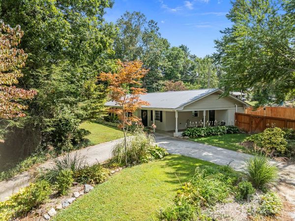 1225 W Gilbert Street, Hendersonville, NC 28792