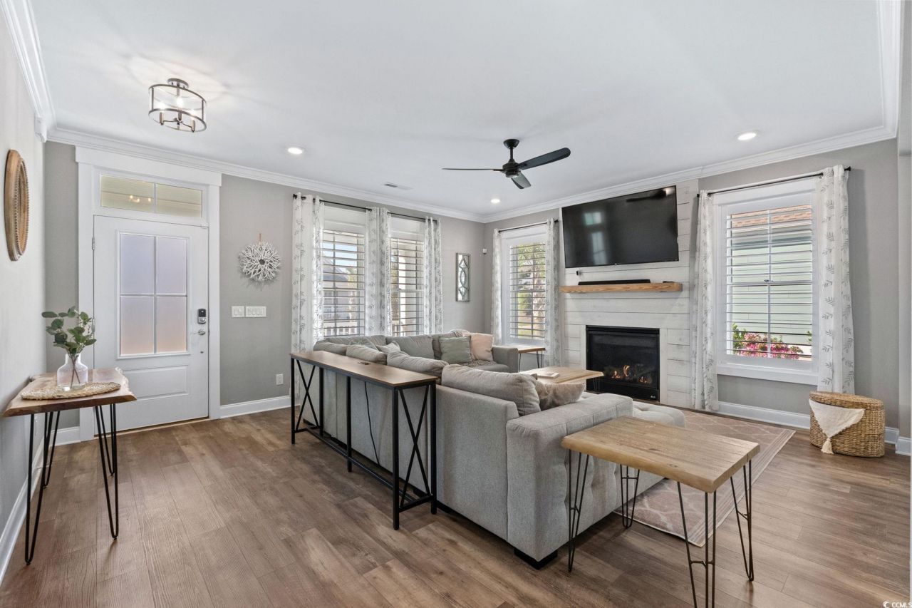 8336 Sandlapper Way Photo 10