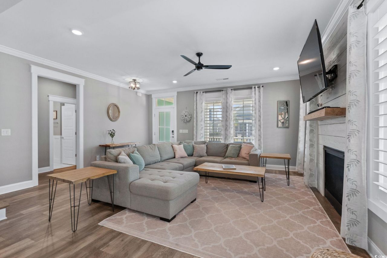 8336 Sandlapper Way Photo 11