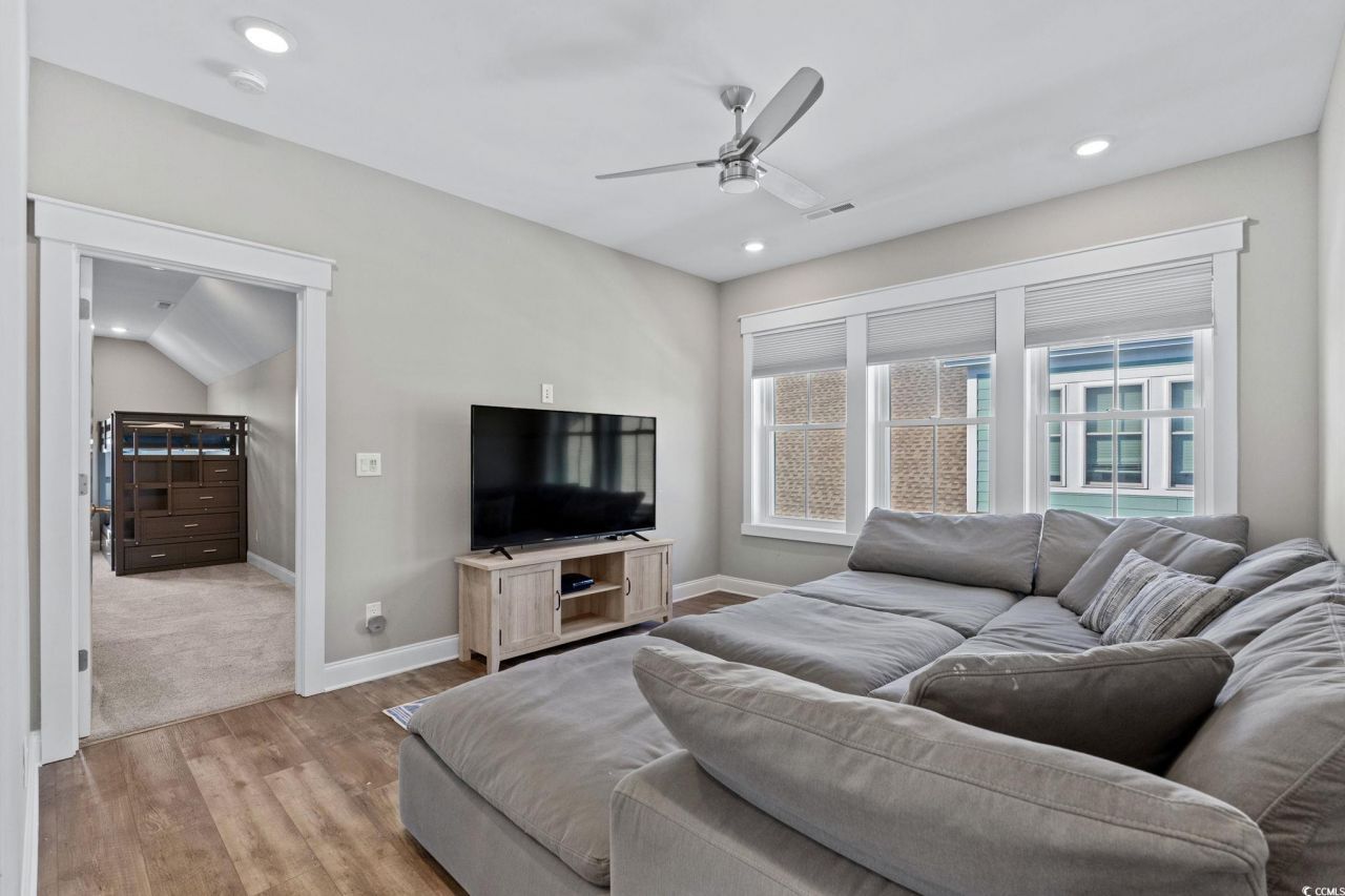 8336 Sandlapper Way Photo 23