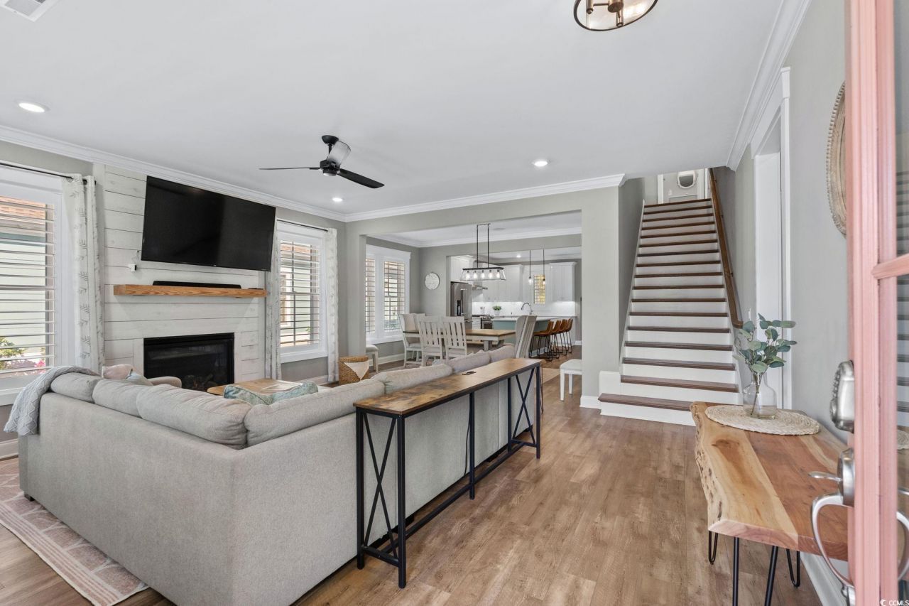 8336 Sandlapper Way Photo 8