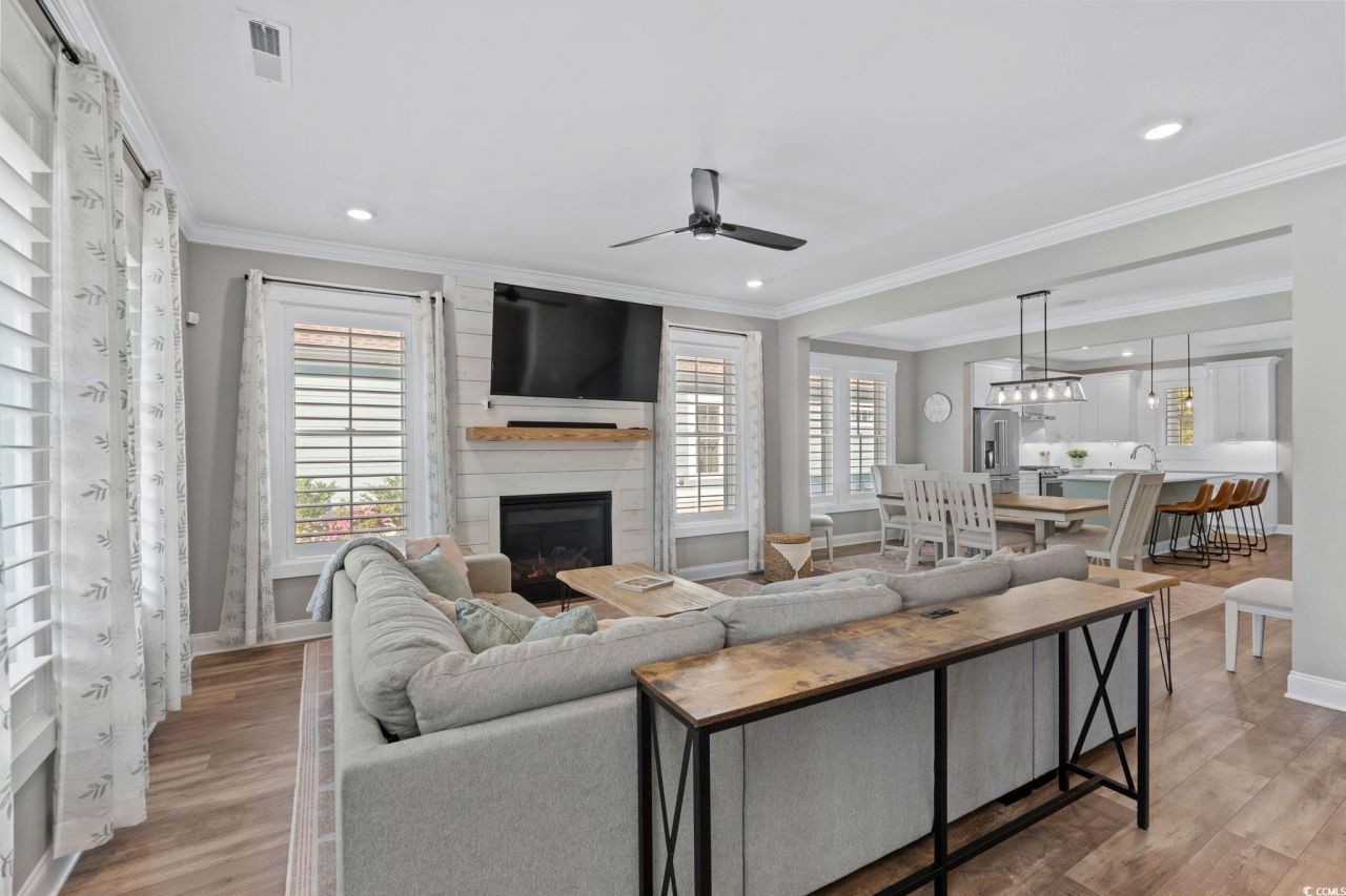 8336 Sandlapper Way Photo 9