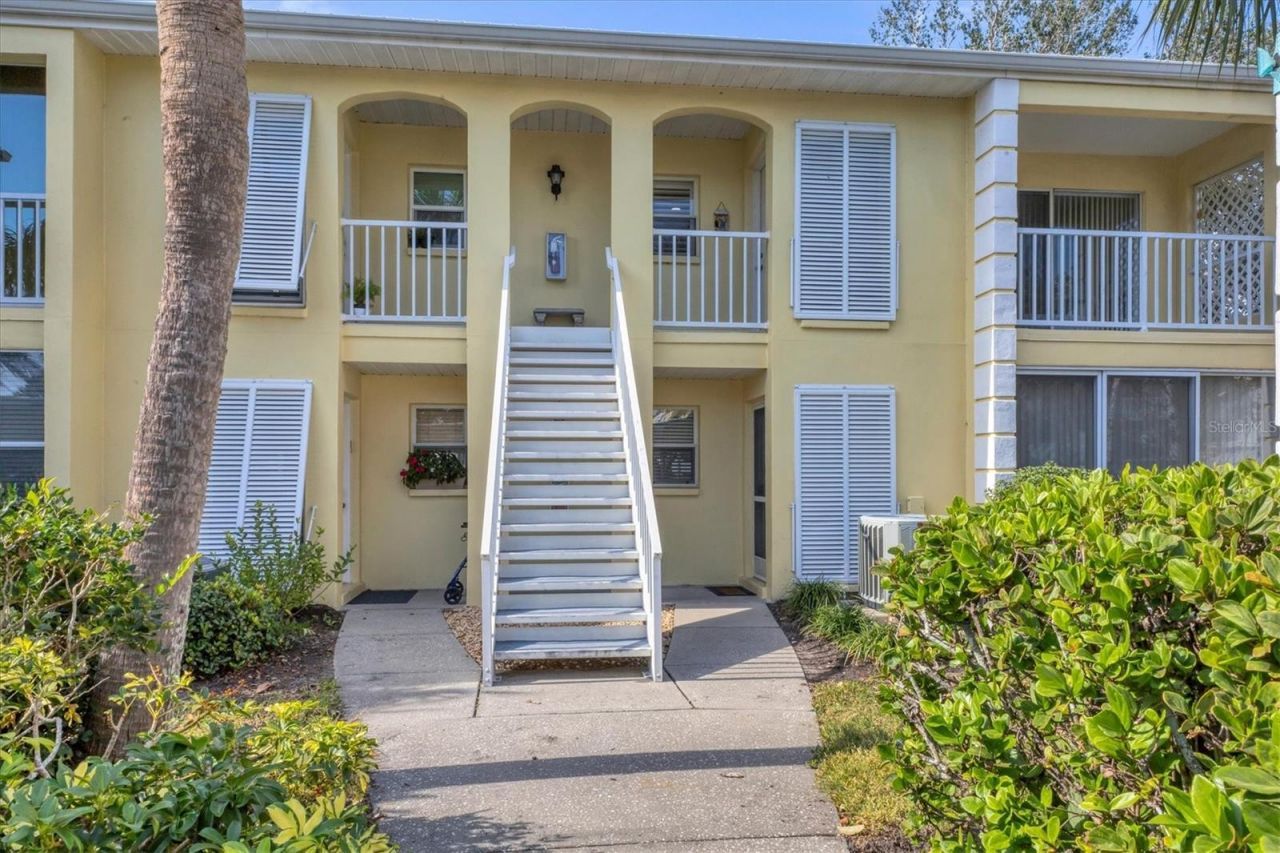 402 Cerromar Circle N, Unit 207, Venice, FL 34293 Photo