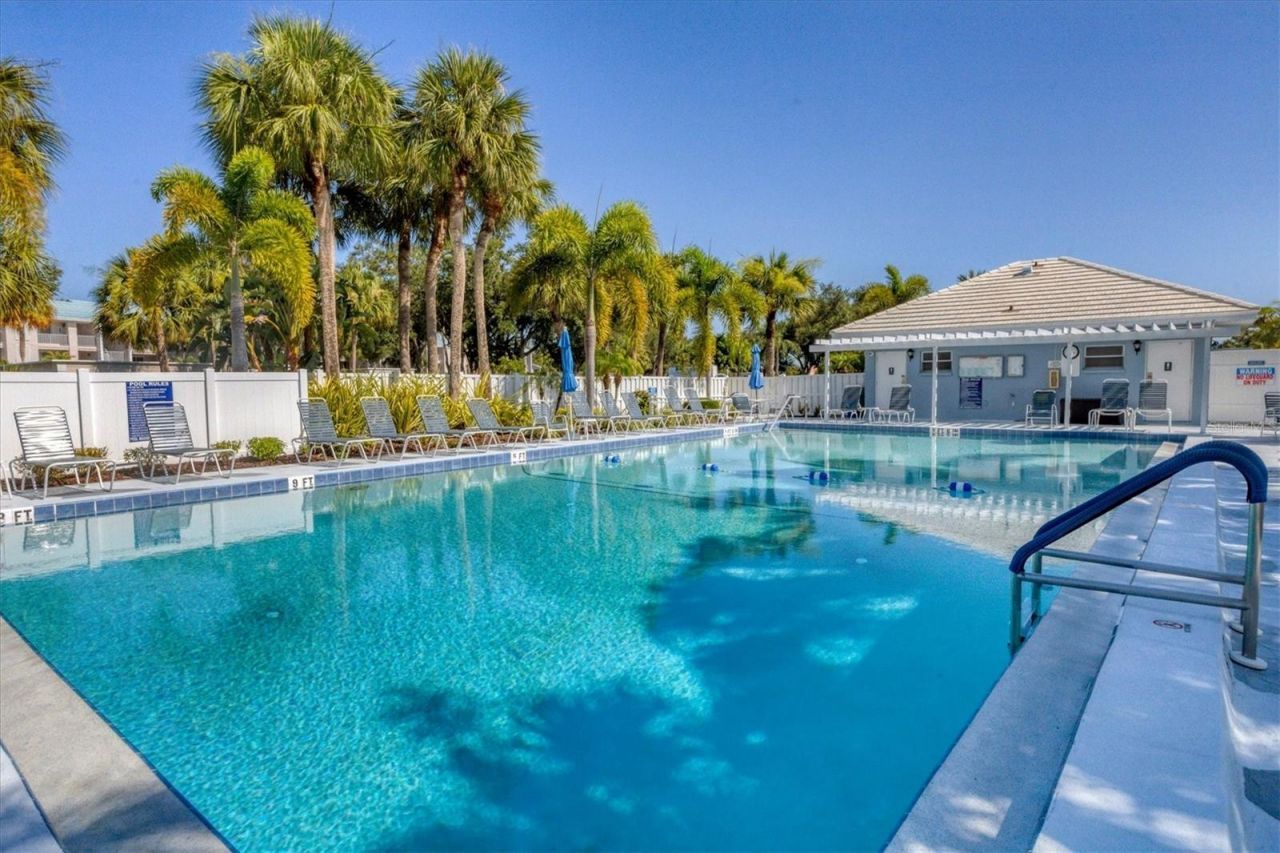 402 Cerromar Circle N, Unit 207, Venice, FL 34293 Photo