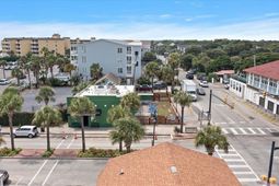 9 Center Street photo 4