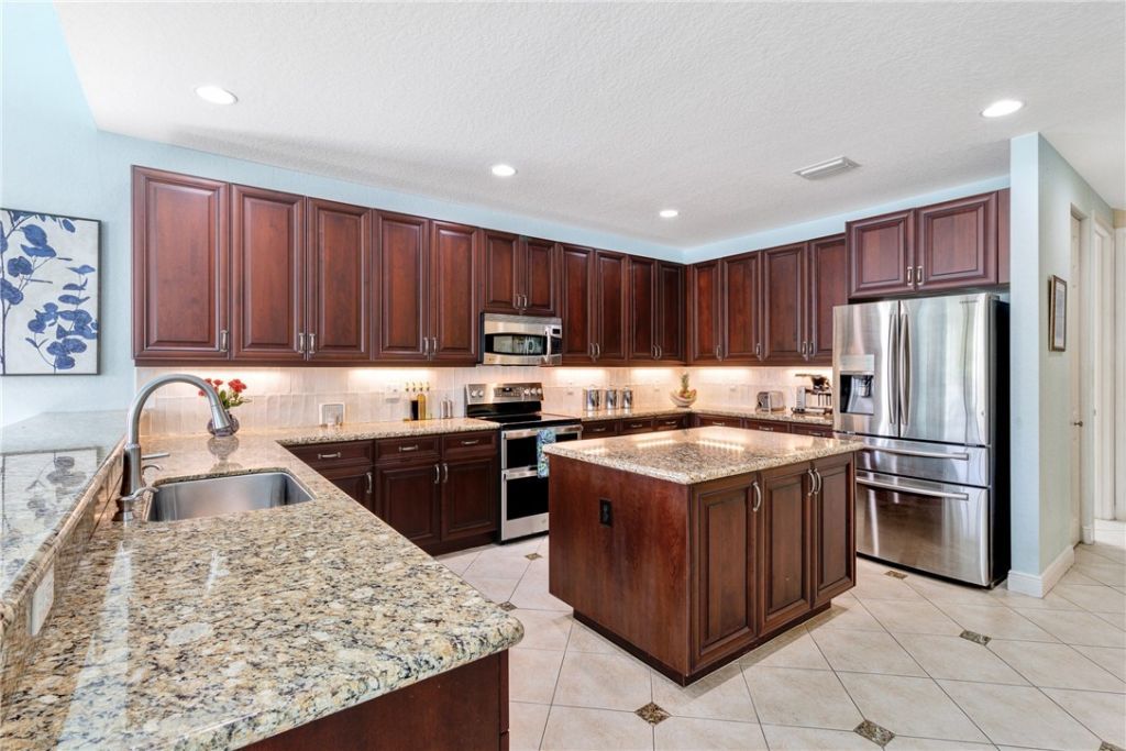1828 Grey Falcon Circle Sw, Vero Beach, FL 32962 Photo