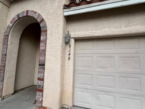 8240 Aurora Peak Avenue, Las Vegas, NV 89131