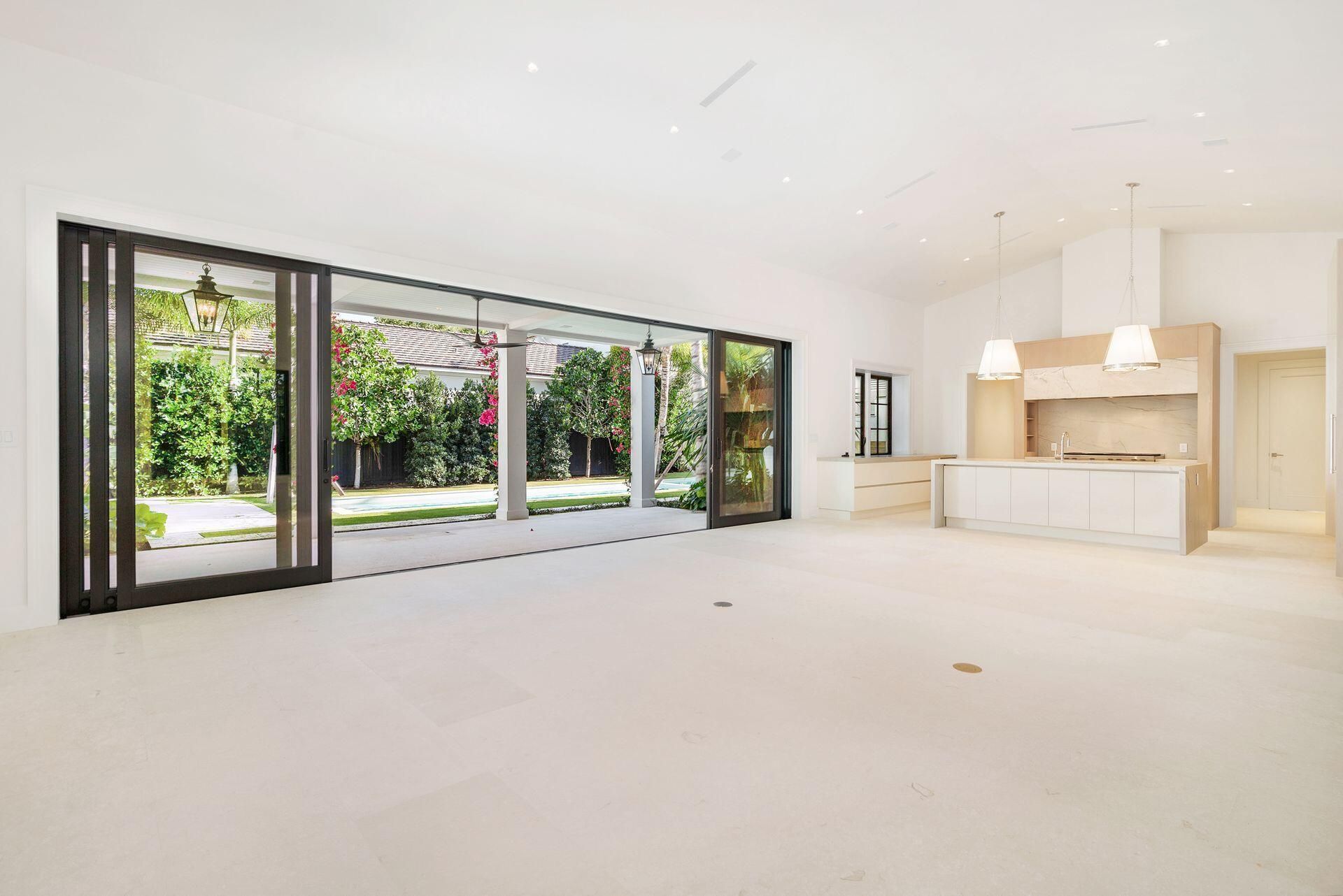 215 Summa Street, West Palm Beach, FL 33405 Photo