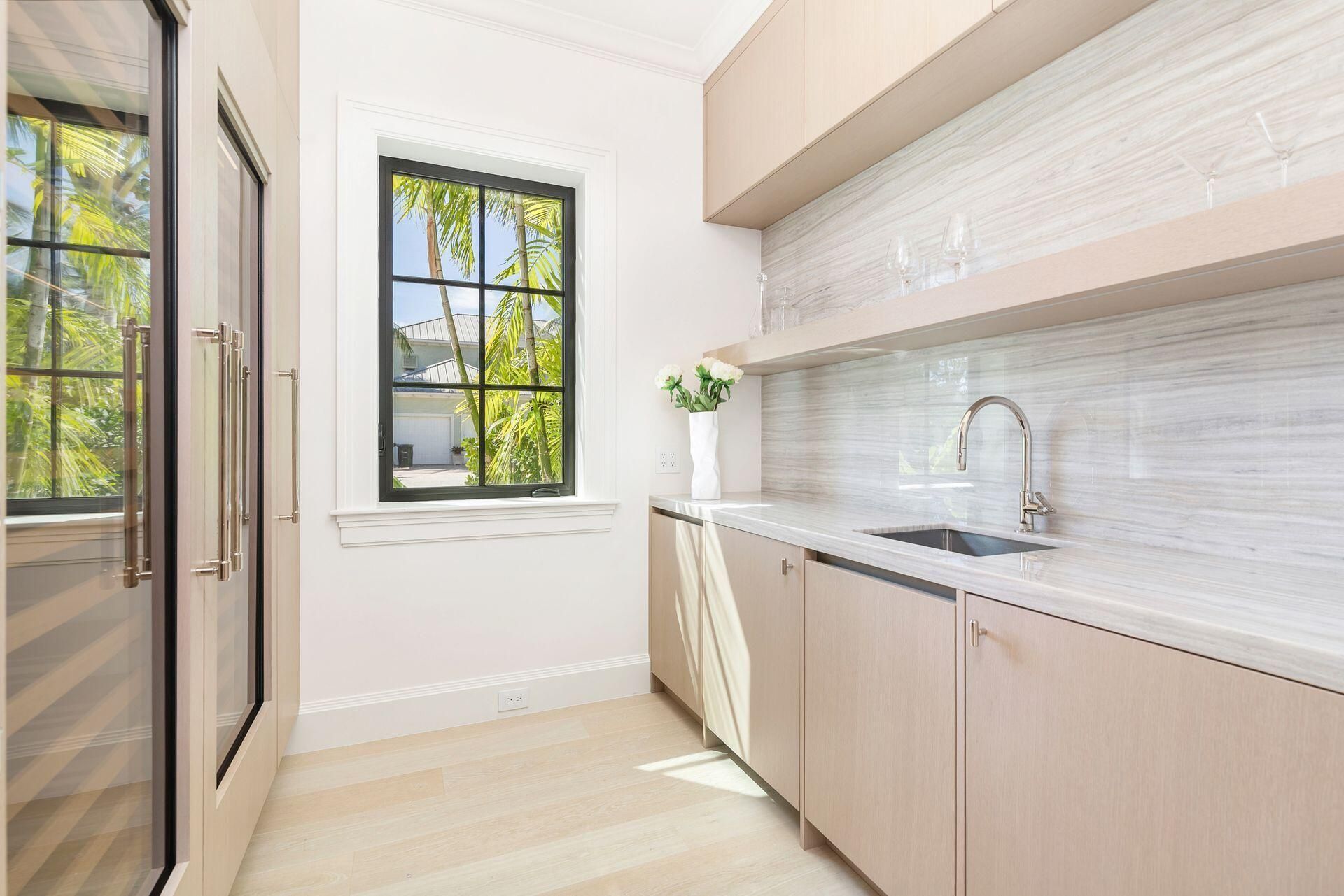 215 Summa Street, West Palm Beach, FL 33405 Photo