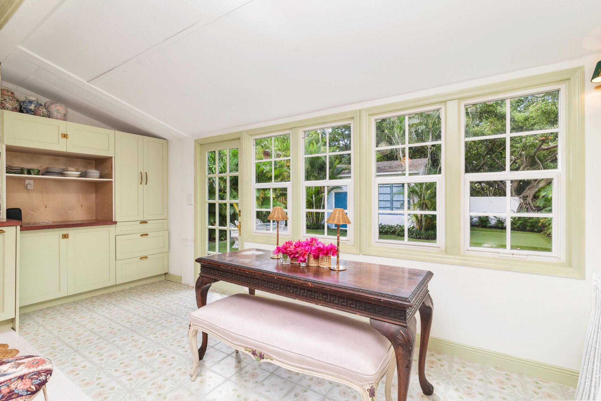 744 Avon Road, West Palm Beach, FL 33401 Photo