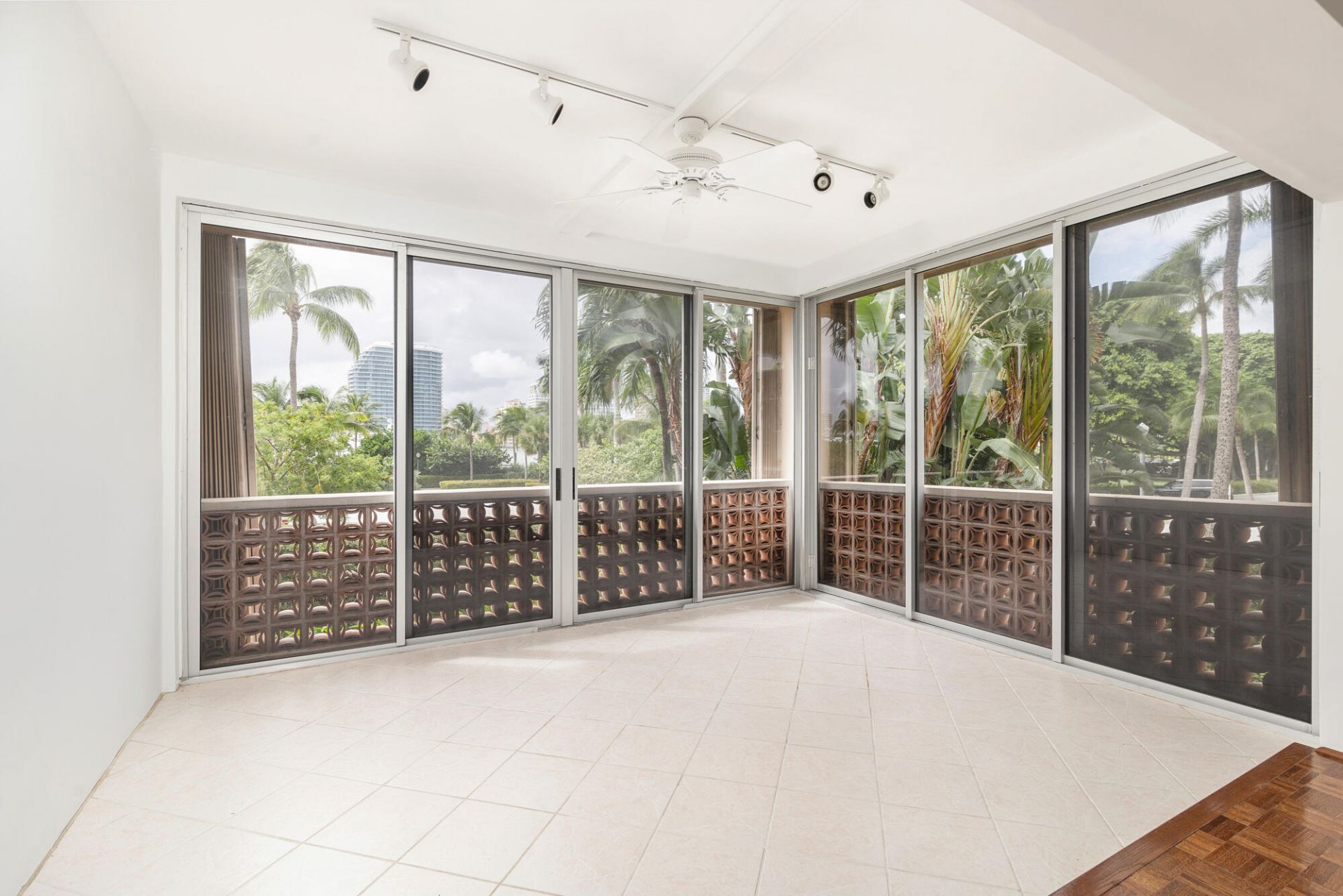 369 S Lake Drive, Unit 2b, Palm Beach, FL 33480 Photo