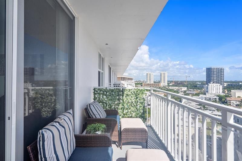 427 Golden Isles Drive, Unit 16H, Hallandale Beach, FL 33009 Photo