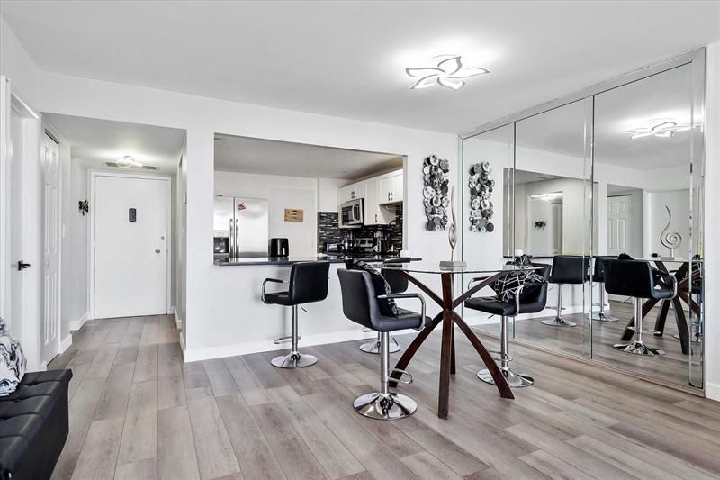 427 Golden Isles Drive, Unit 16H, Hallandale Beach, FL 33009 Photo