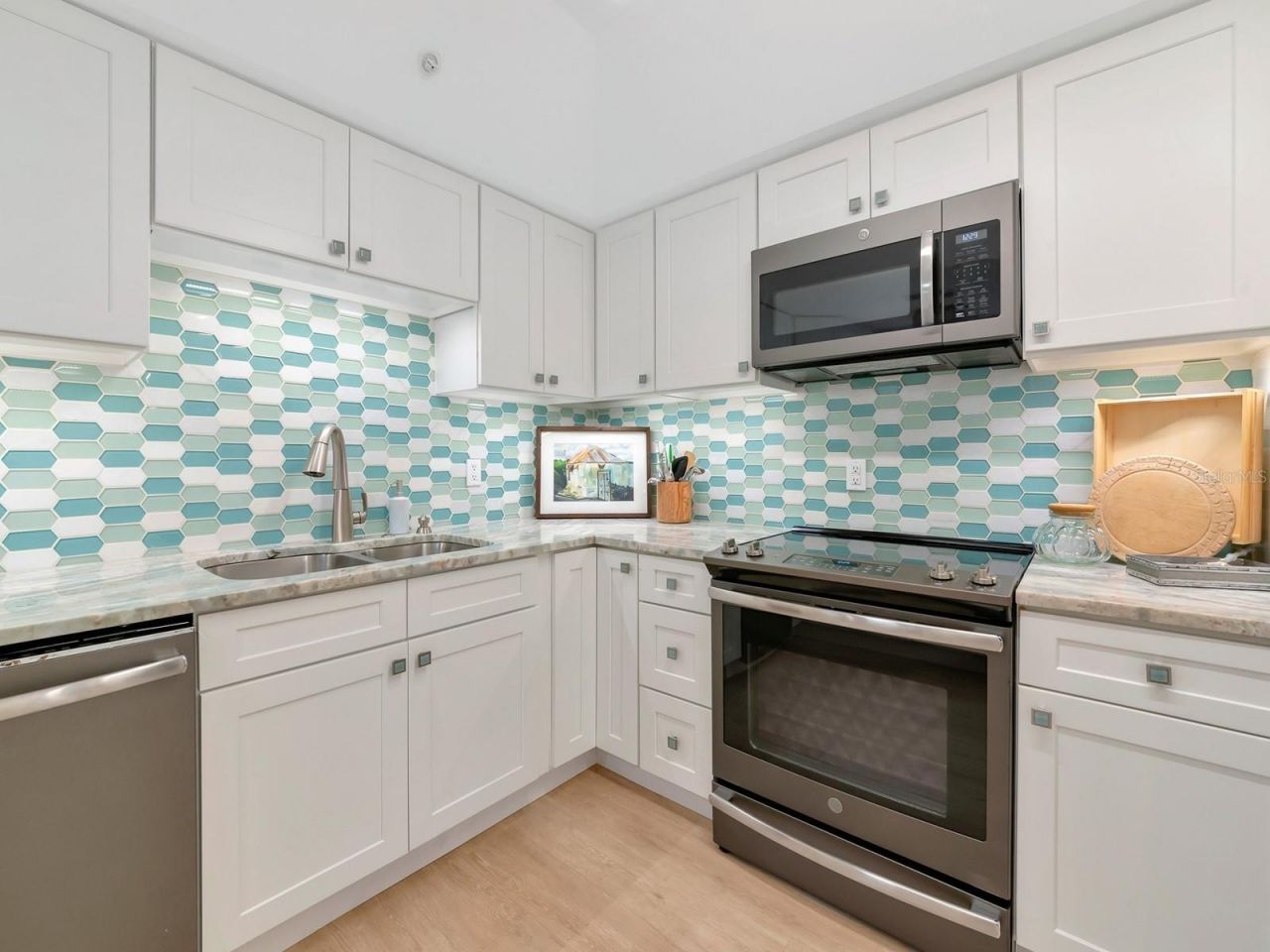 1255 N Gulfstream Avenue, Unit 204, Sarasota, FL 34236 Photo