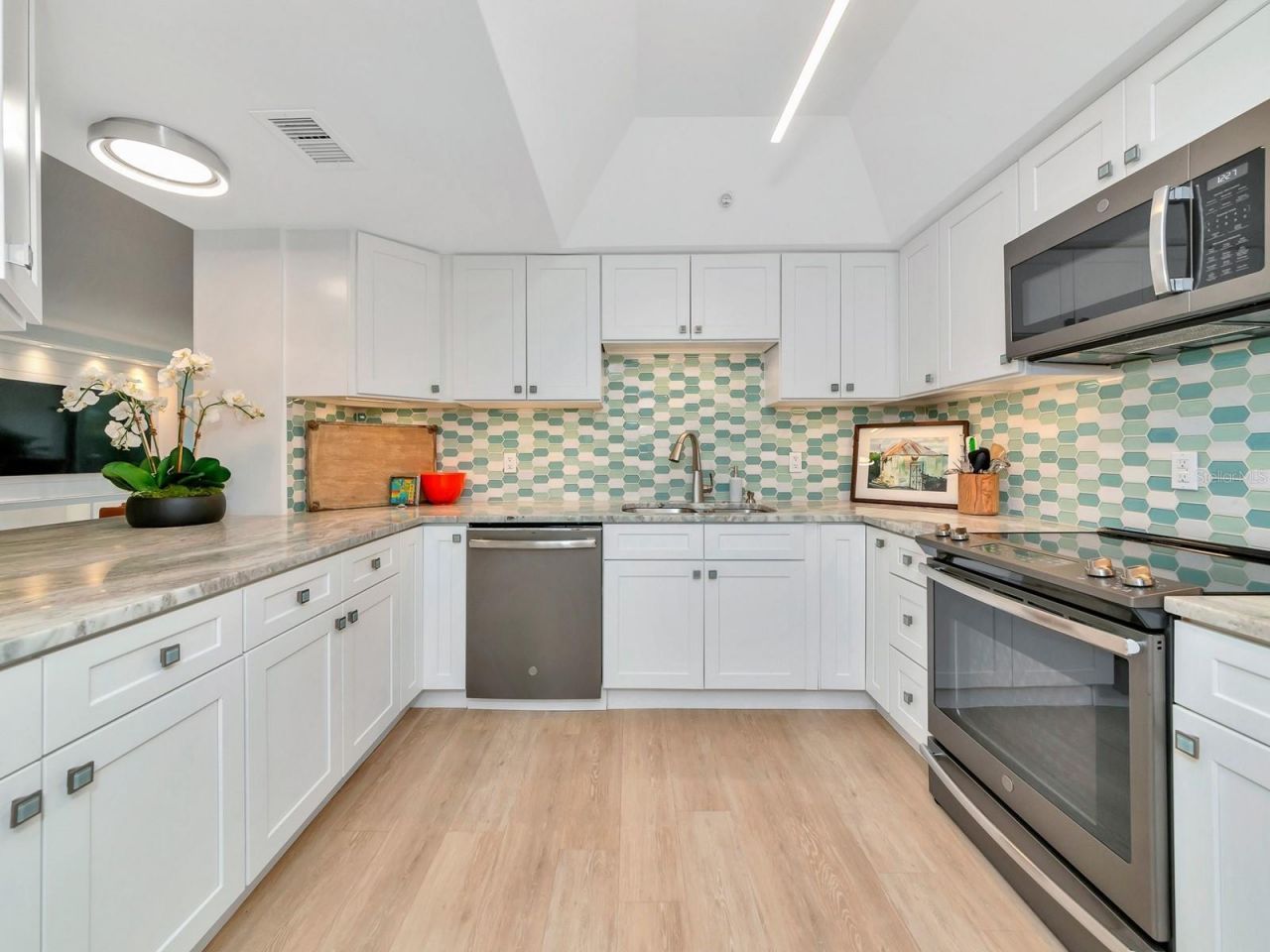 1255 N Gulfstream Avenue, Unit 204, Sarasota, FL 34236 Photo