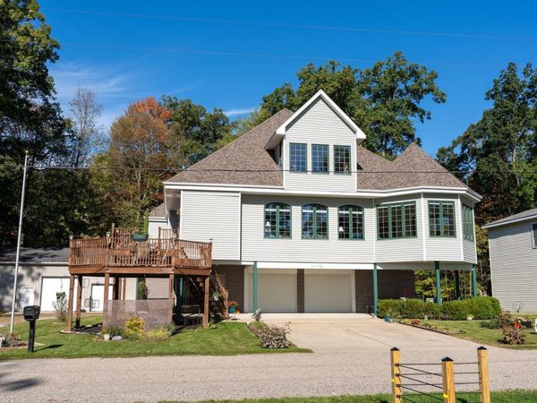 11076 Shore Drive N, Lake, MI 48632