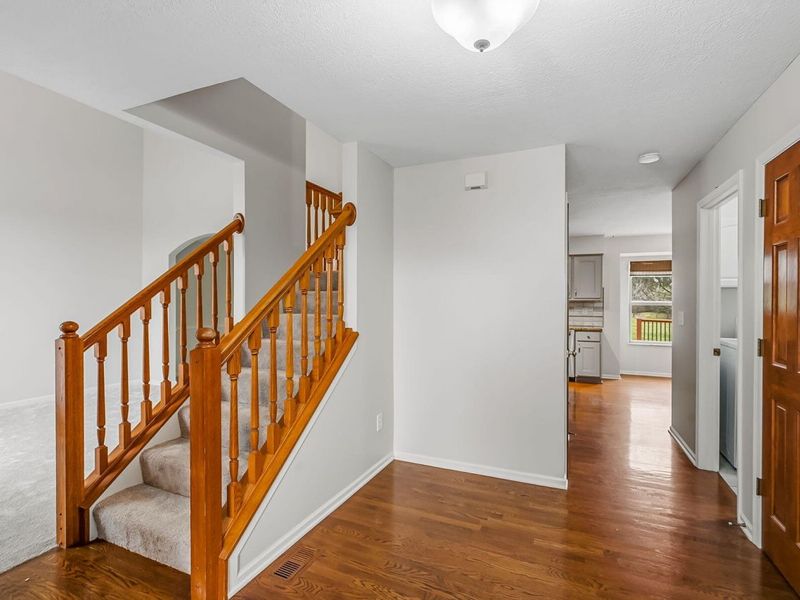 9529 Wayne Brown Drive, Powell, OH 43065 Photo 2