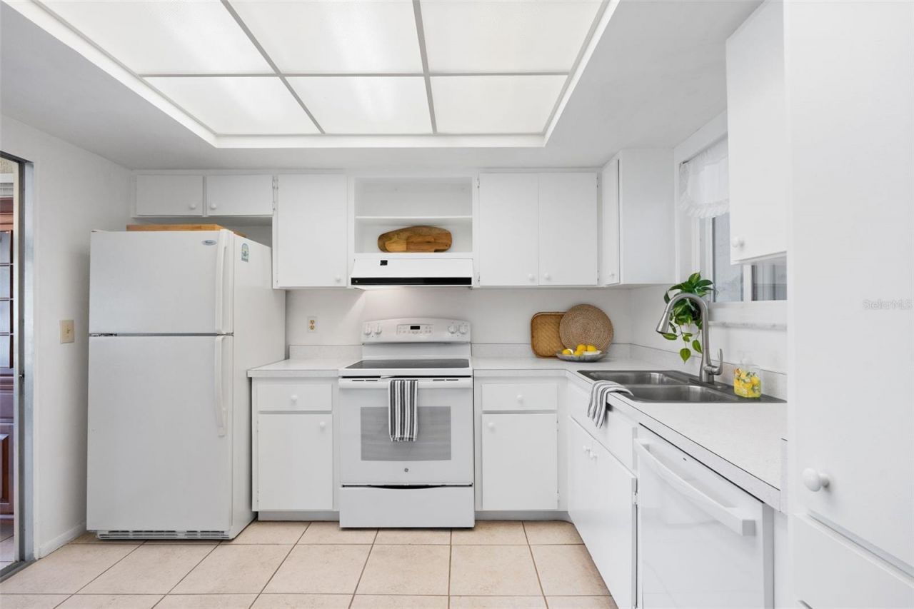 3952 Ashwood Lane, Unit 37, Sarasota, FL 34232 Photo