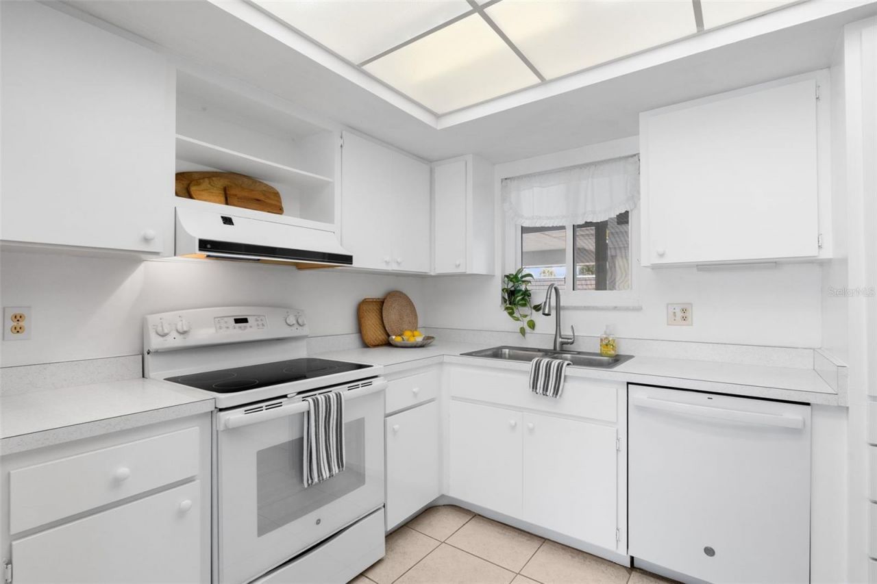 3952 Ashwood Lane, Unit 37, Sarasota, FL 34232 Photo