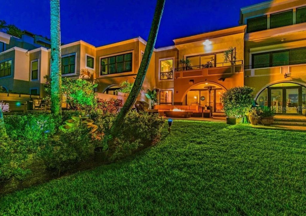 2813 W Hawthorne Road, Unit 2813, Tampa, FL 33611 Main Photo