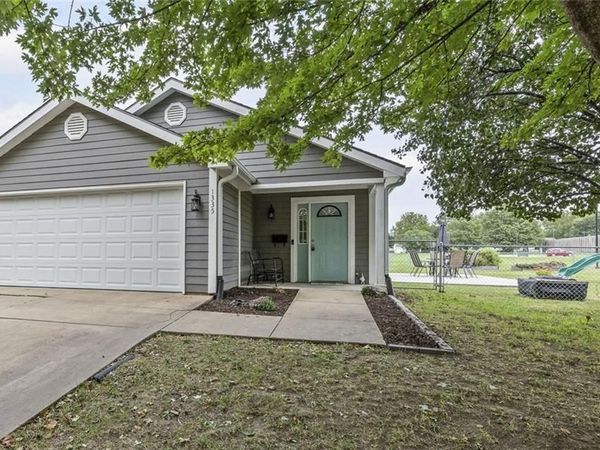 1335 S Olive Street, Ottawa, KS 66067