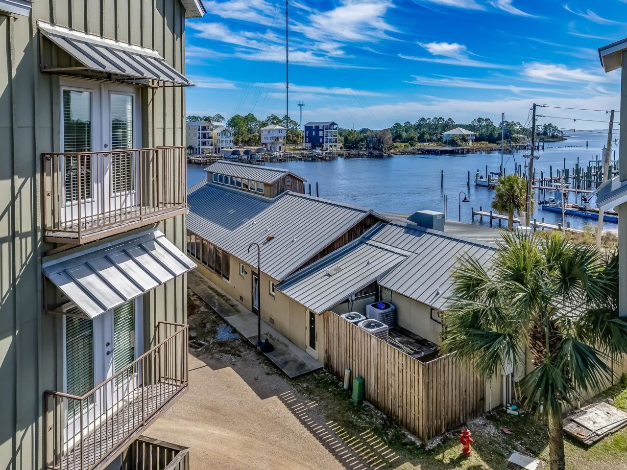 357 Pirates Landing Drive, Carrabelle, FL 32320 Photo