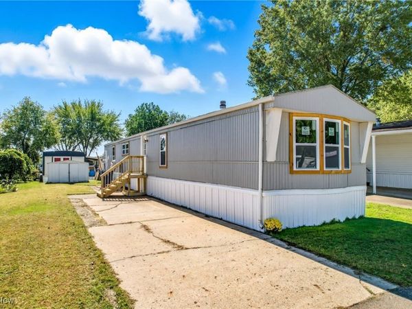 11 Redwood Drive, Beloit, OH 44609