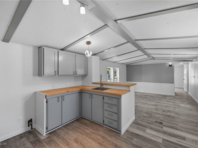 11 Redwood Drive, Beloit, OH 44609 Photo 11