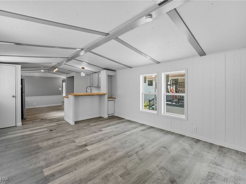 11 Redwood Drive, Beloit, OH 44609 Photo 6