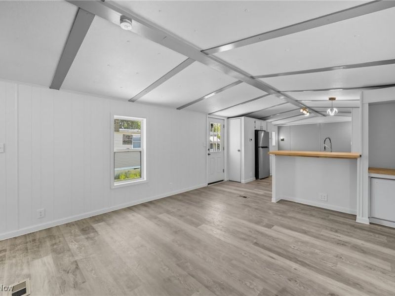 11 Redwood Drive, Beloit, OH 44609 Photo 8