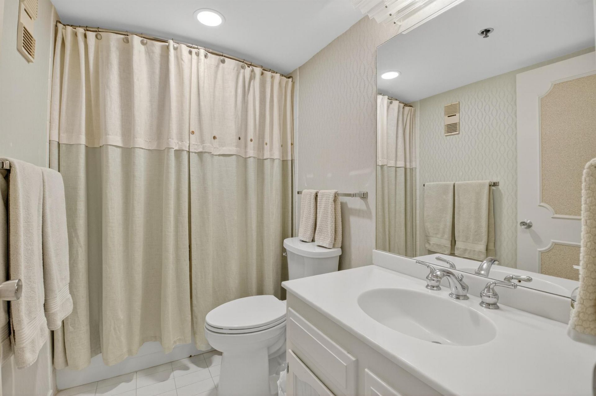 2701 N Ocean Boulevard, Unit E405, Boca Raton, FL 33431 Photo