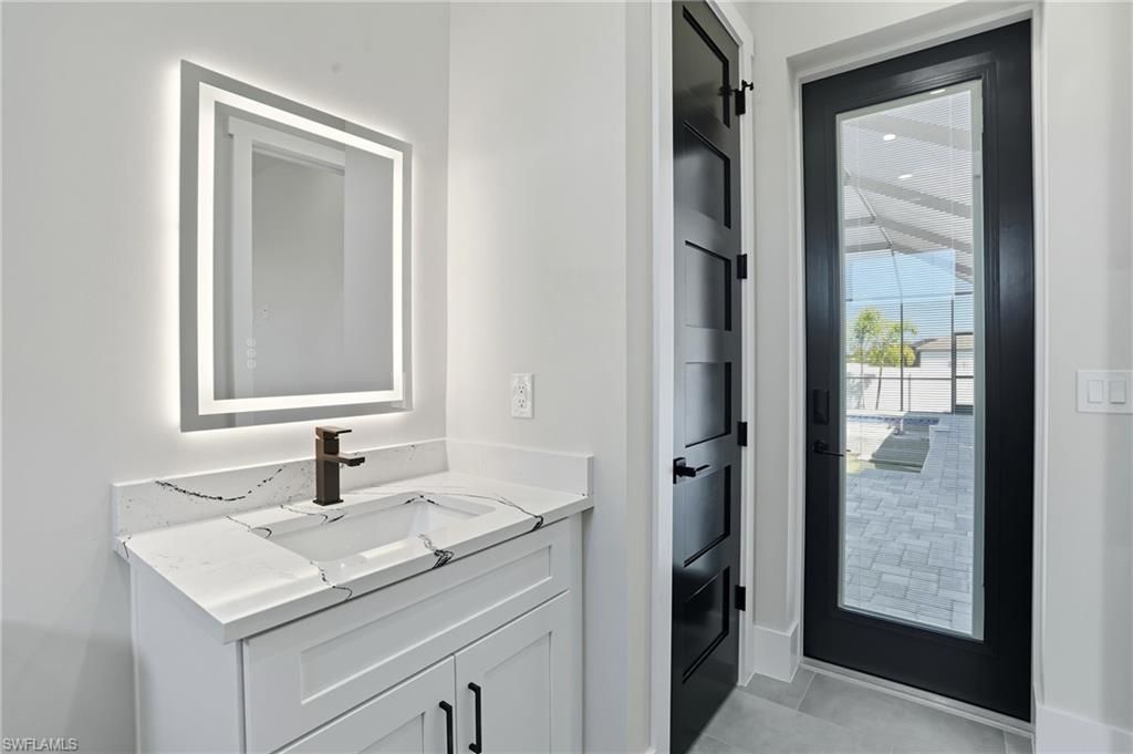 3417 Gulfstream Pkwy, Cape Coral, FL 33993 Photo