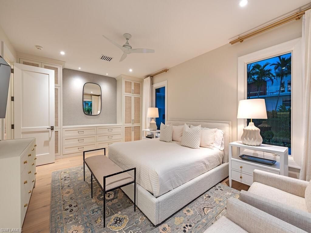 55 13th Ave S, Naples, FL 34102 Photo