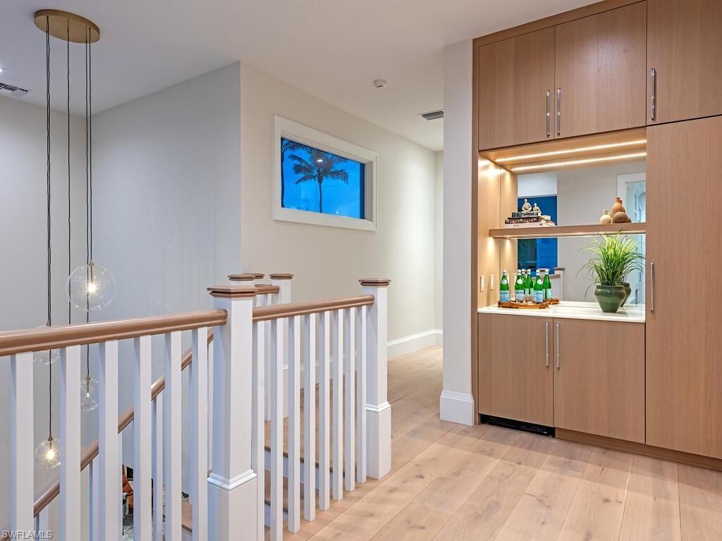 55 13th Ave S, Naples, FL 34102 Photo