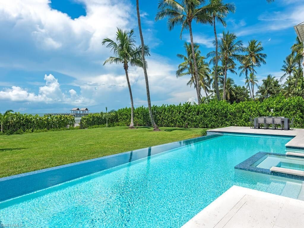 55 13th Ave S, Naples, FL 34102 Photo