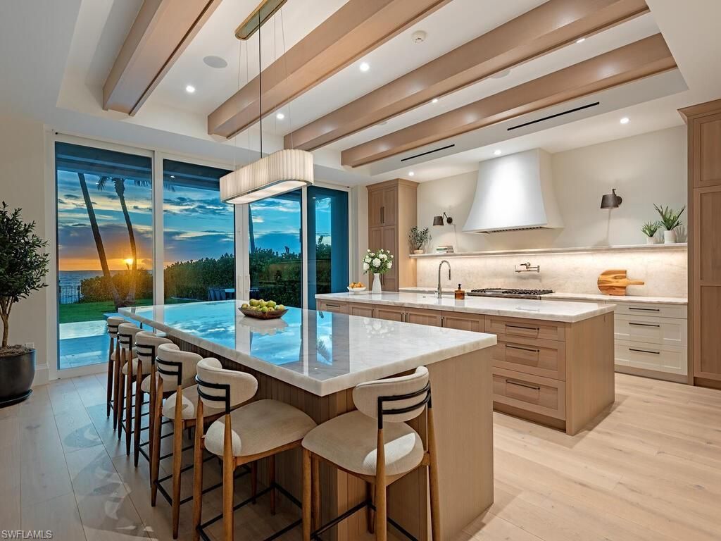 55 13th Ave S, Naples, FL 34102 Photo